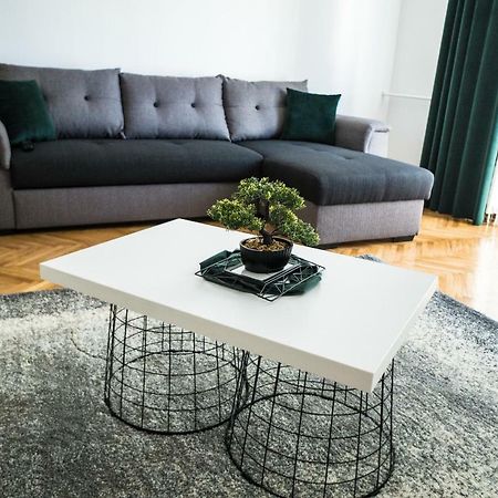 Tania Apartament Oradea Extérieur photo