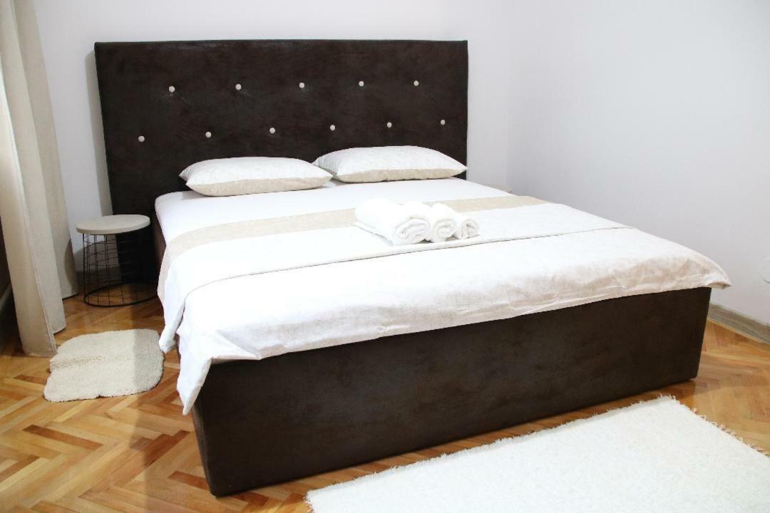 Tania Apartament Oradea Extérieur photo